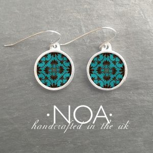 AE150 (13) Turquoise & Black