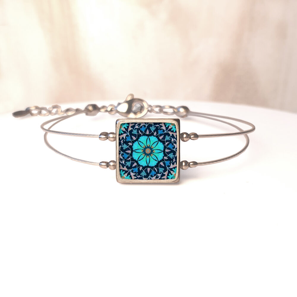 A138(11) Blue Flower