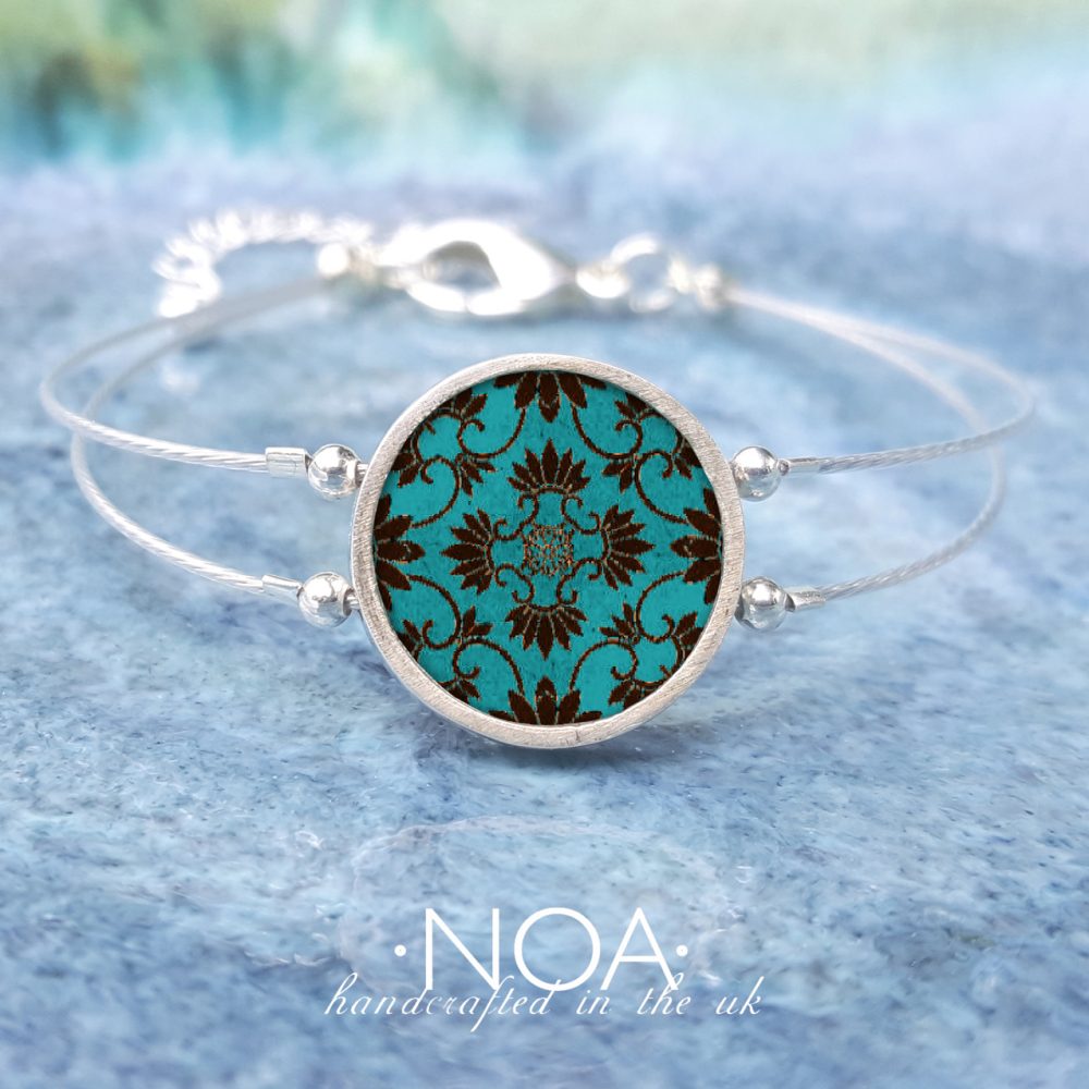A151 (13) Turquoise & Black