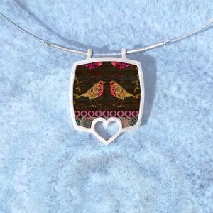 A159 (4) Kissing Robins