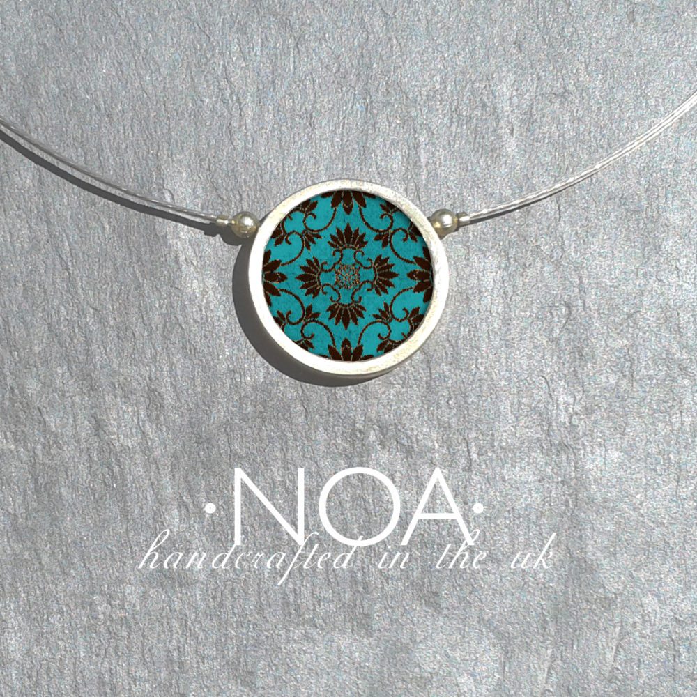 B102 (13) Turquoise & Black