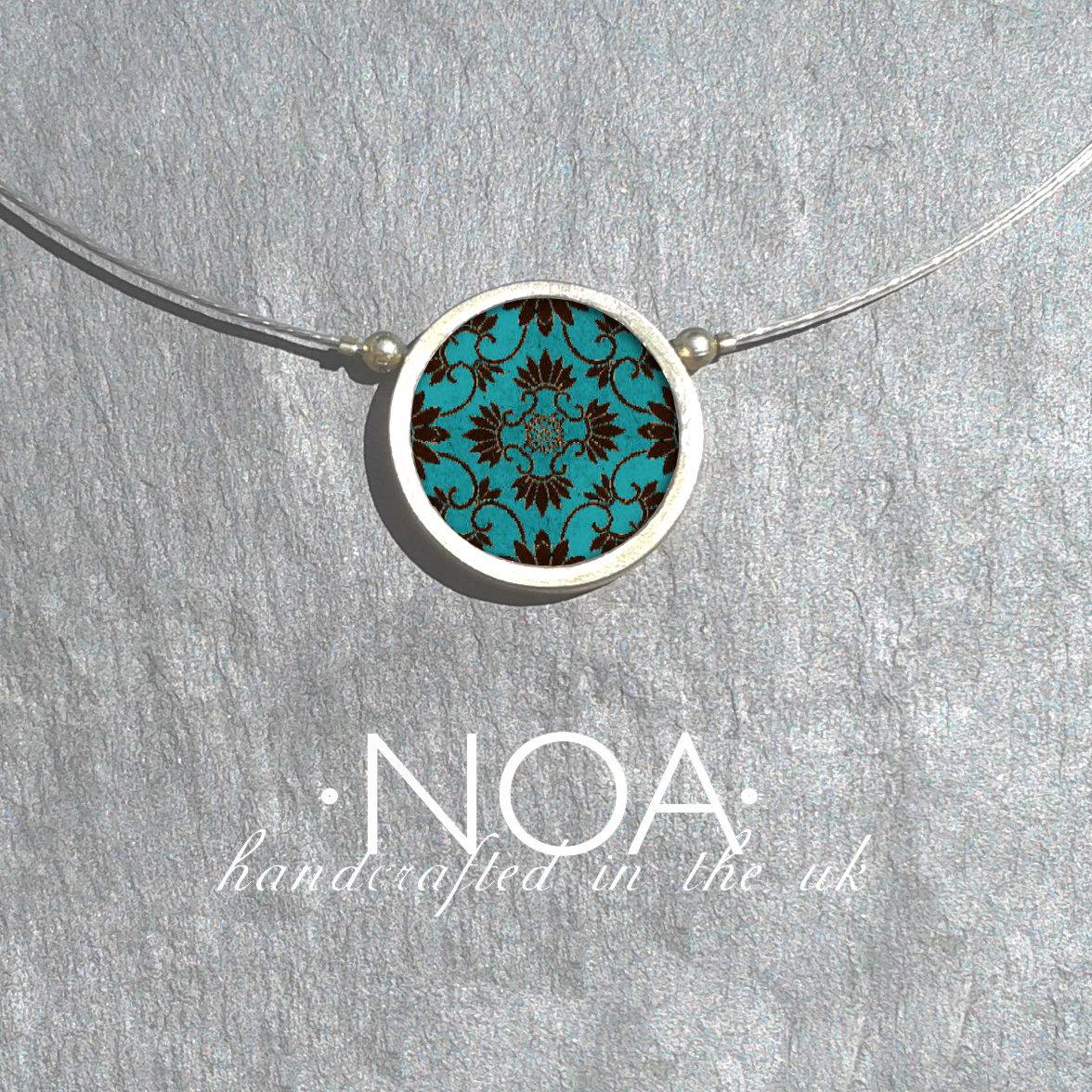 B102 (13) Turquoise & Black