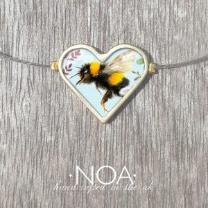 B104 (2) Bee
