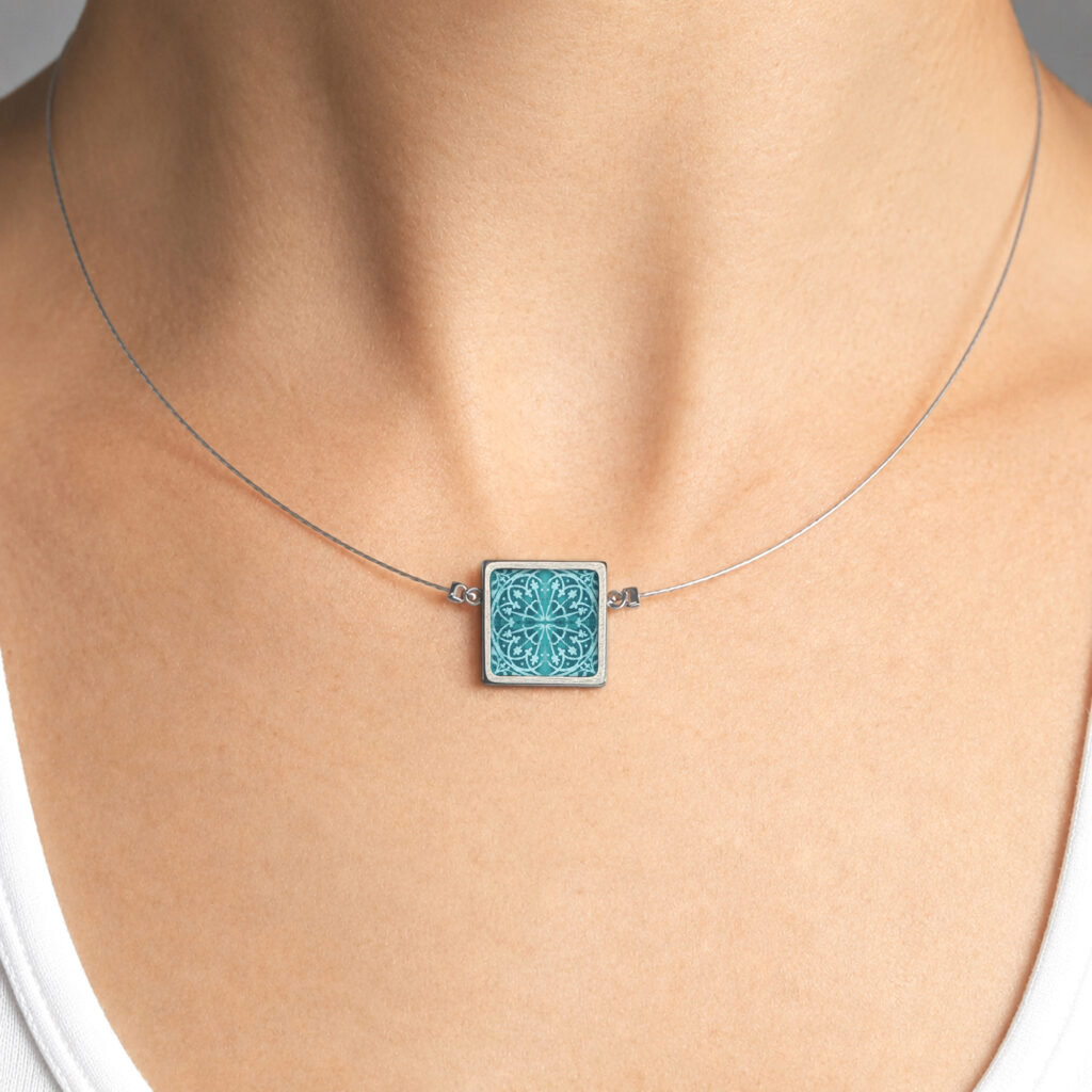 https://www.noajewellery.com/range/framed-square-ceramic-necklace/
