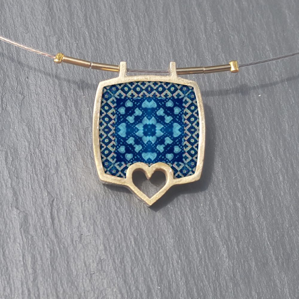 B159 (12) Pattern in Blue