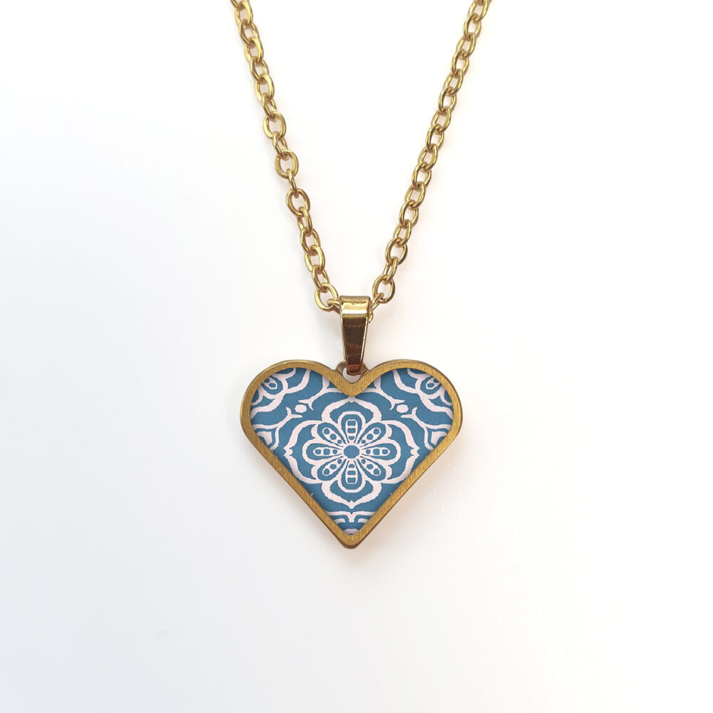 B169 (41) Blue & White