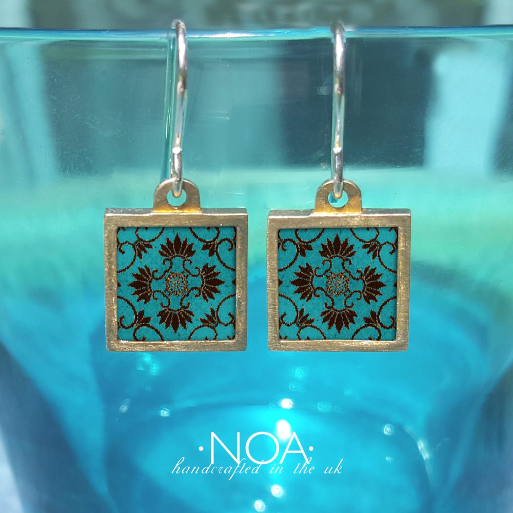 BE125 (13) Turquoise & Black
