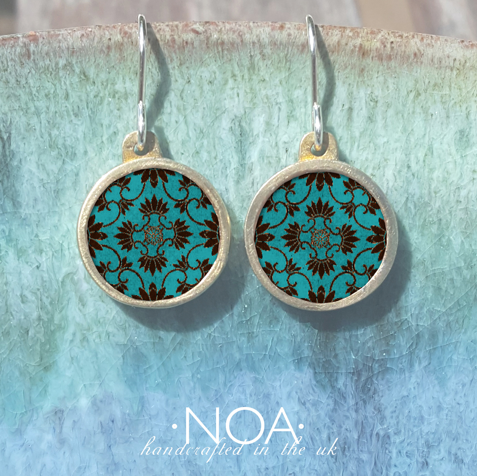 BE150 (13) Turquoise & Black