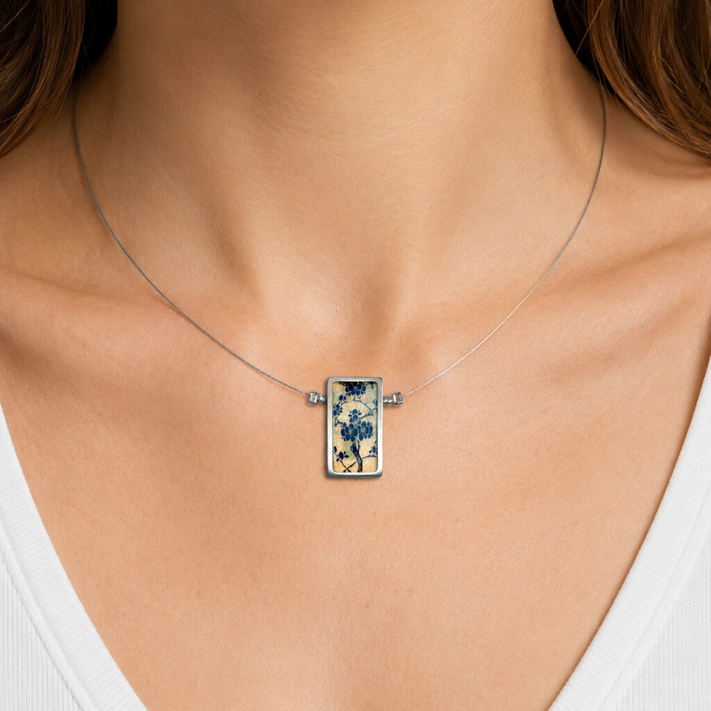 https://www.noajewellery.com/range/small-framed-rectangular-ceramic-necklace/