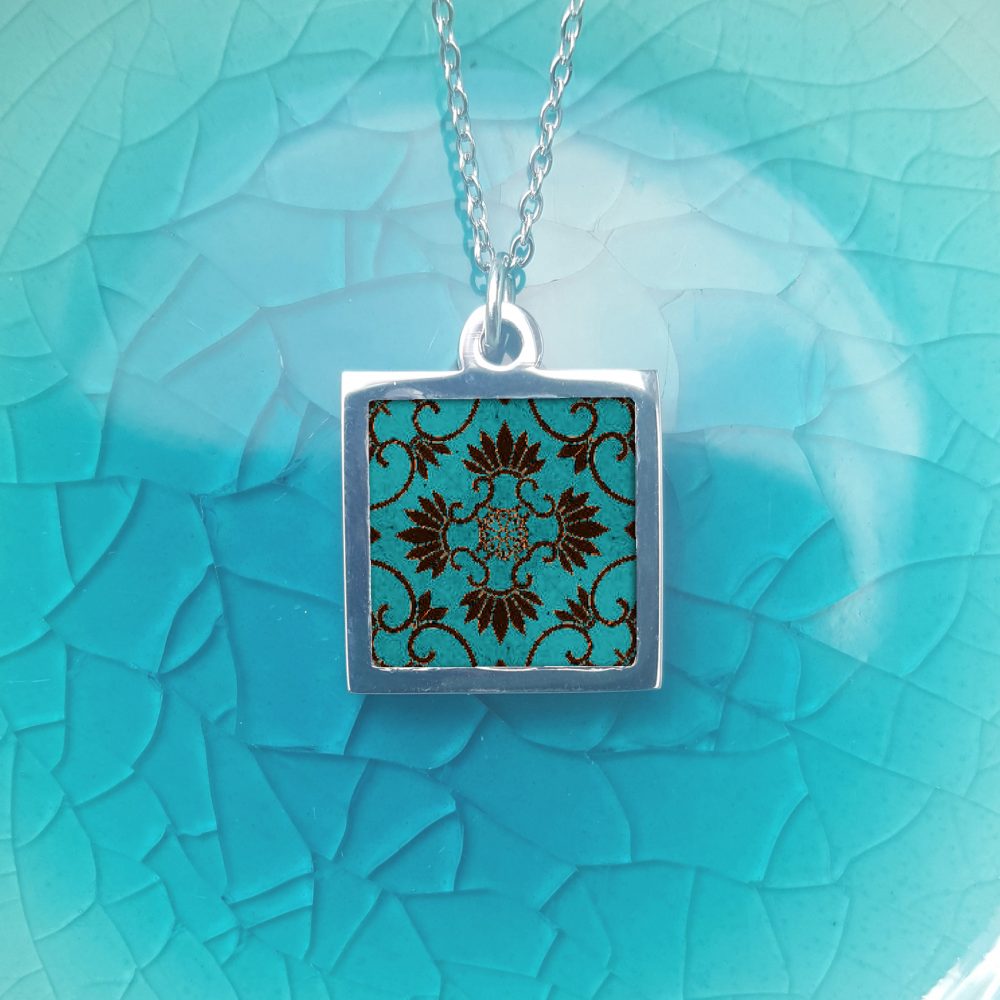 ST312 (11) Turquoise & Black