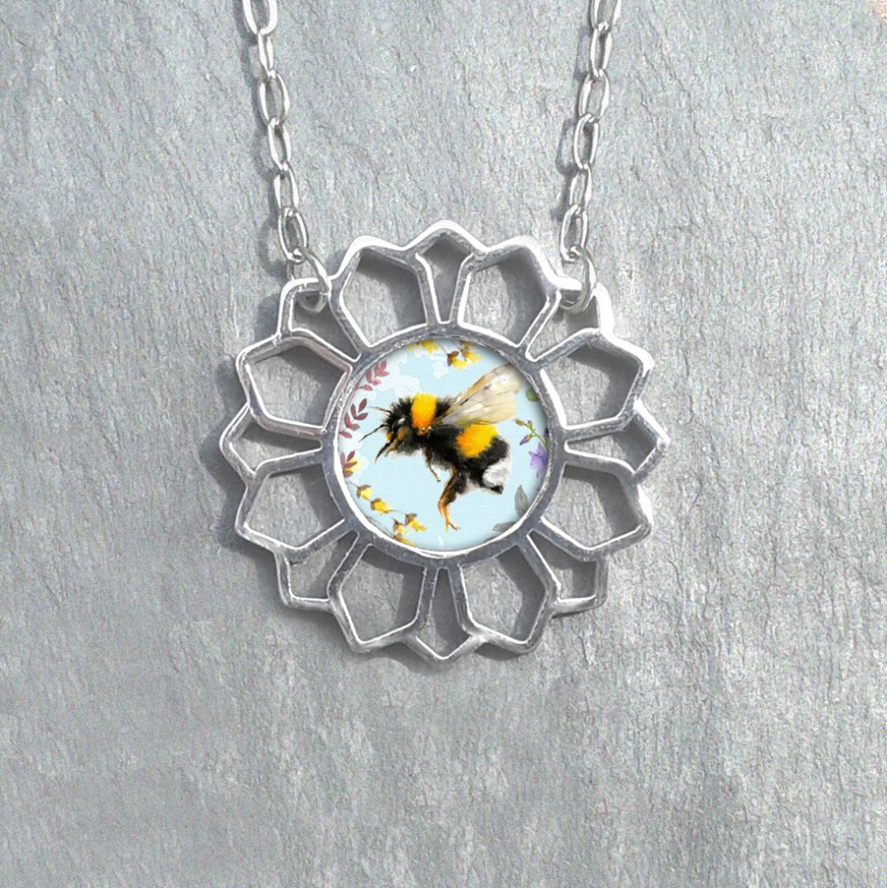 ST301 (2) Bee