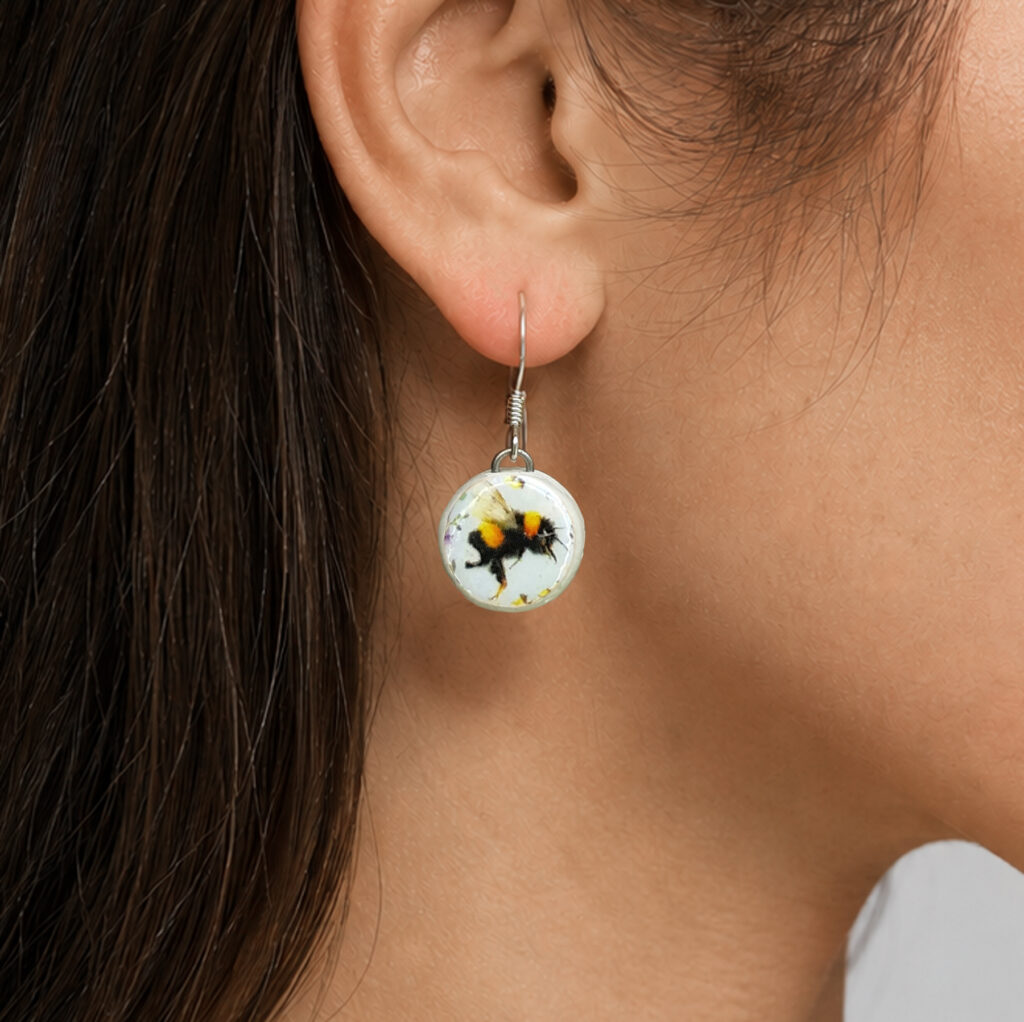 https://www.noajewellery.com/range/small-round-ceramic-earrings/