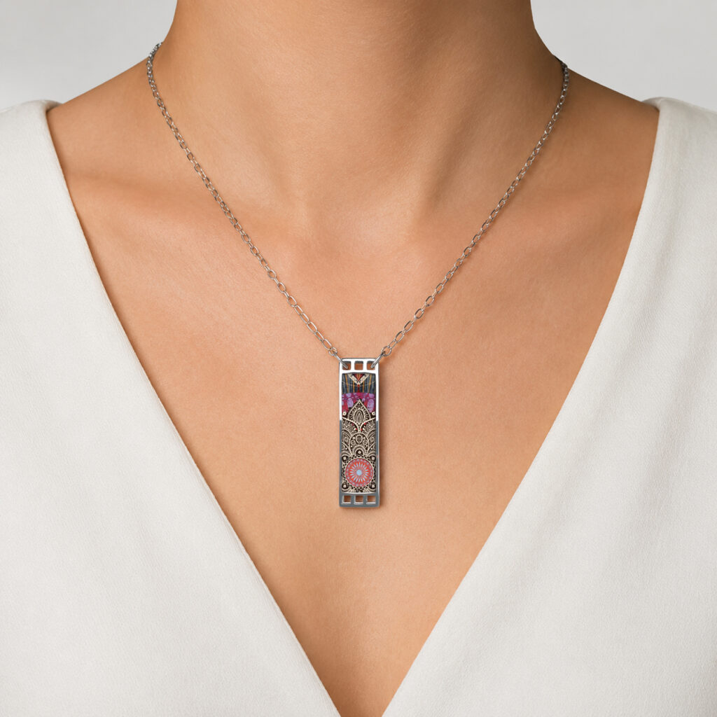 https://www.noajewellery.com/range/stainless-steel-walnut-rectangular-pendant/
