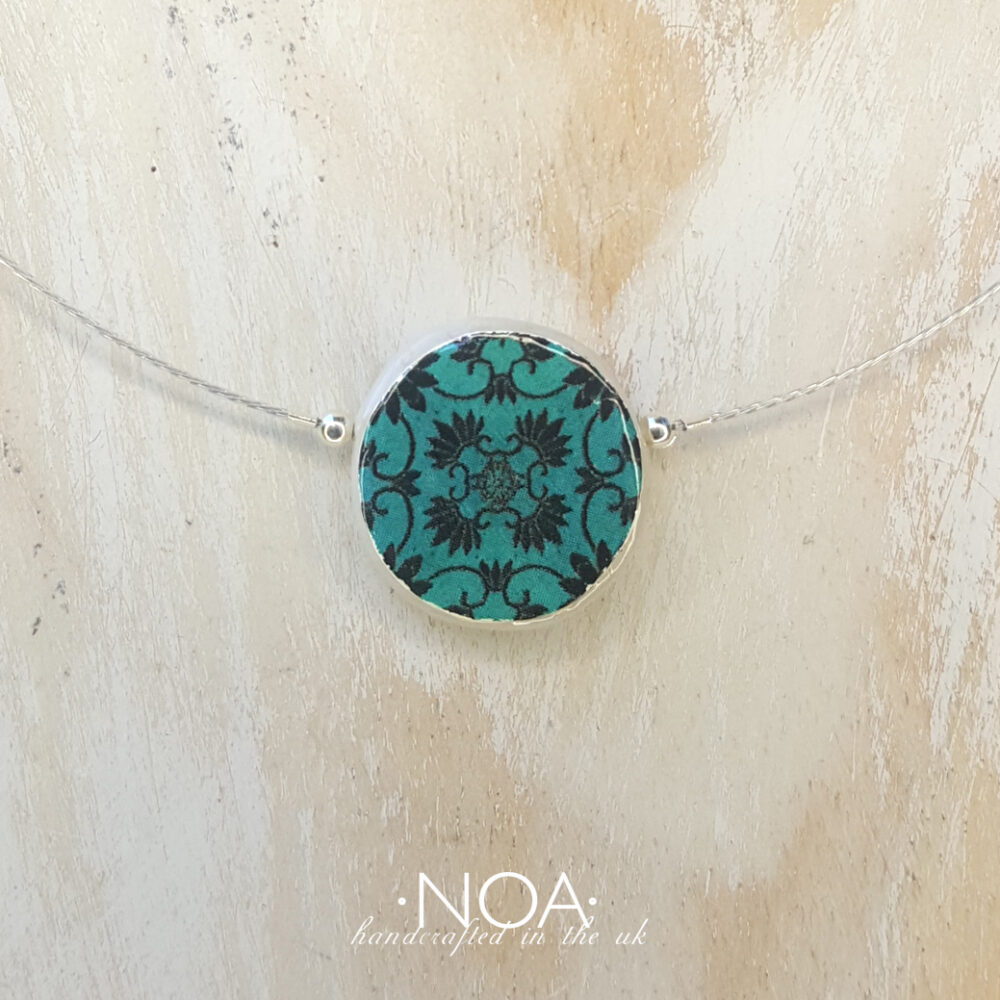 S102 (10) Turquoise & Black