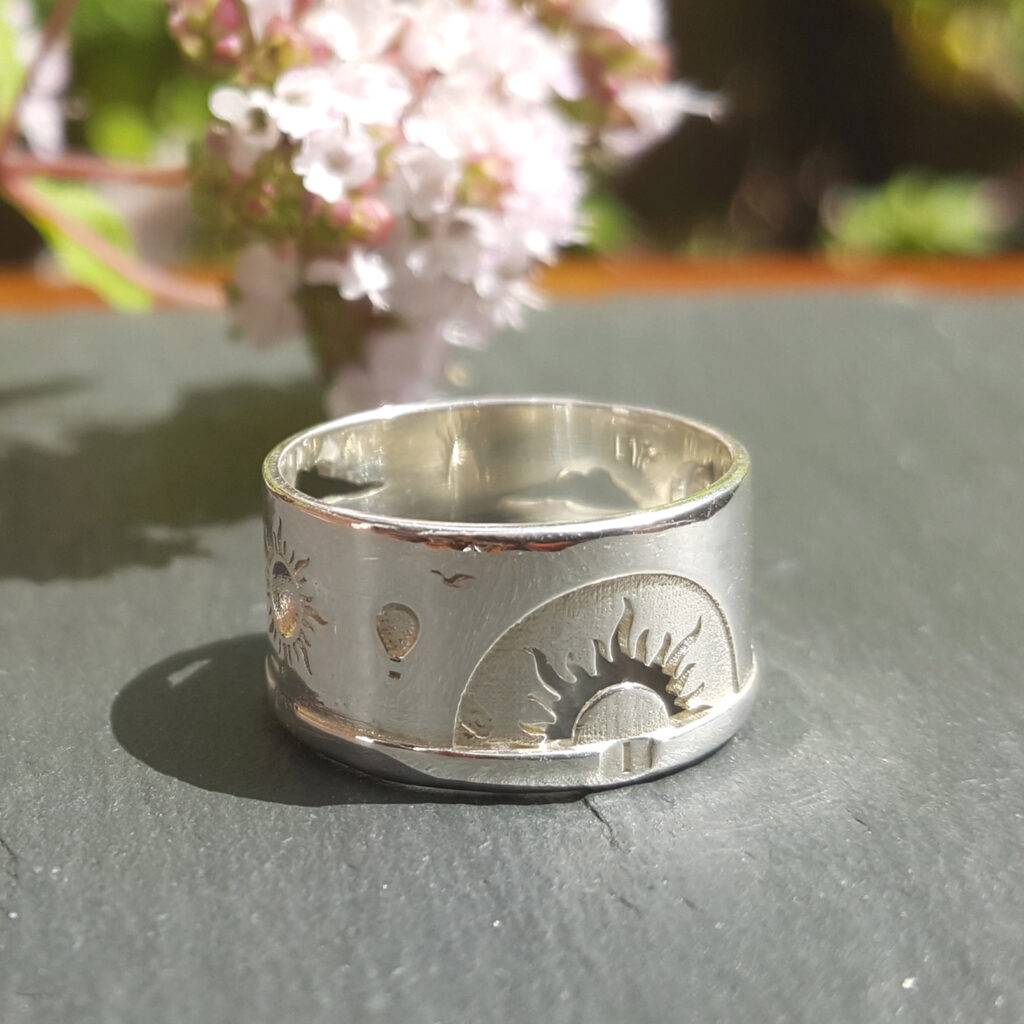 https://www.noajewellery.com/range/sterling-silver-ring-time/