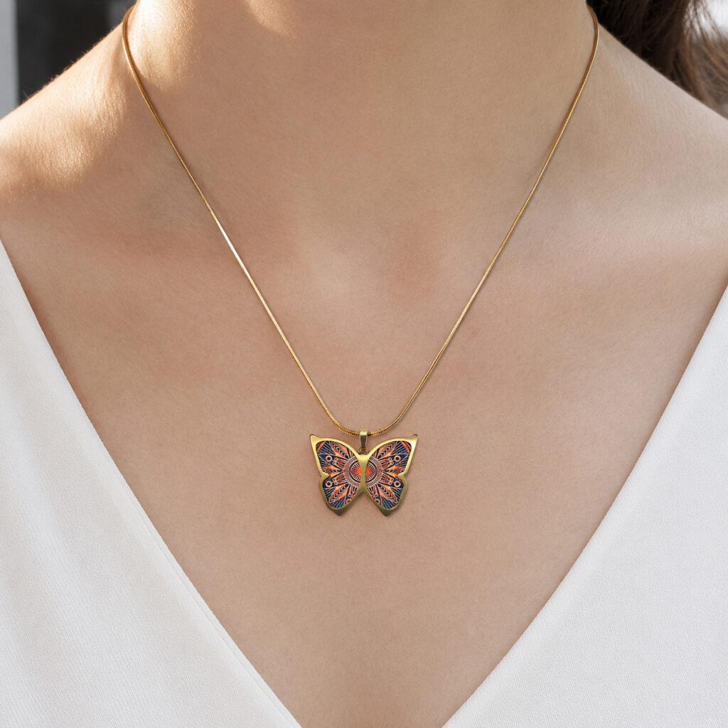 https://www.noajewellery.com/range/butterfly-shape-pendant-on-a-chain-duplicate-1/