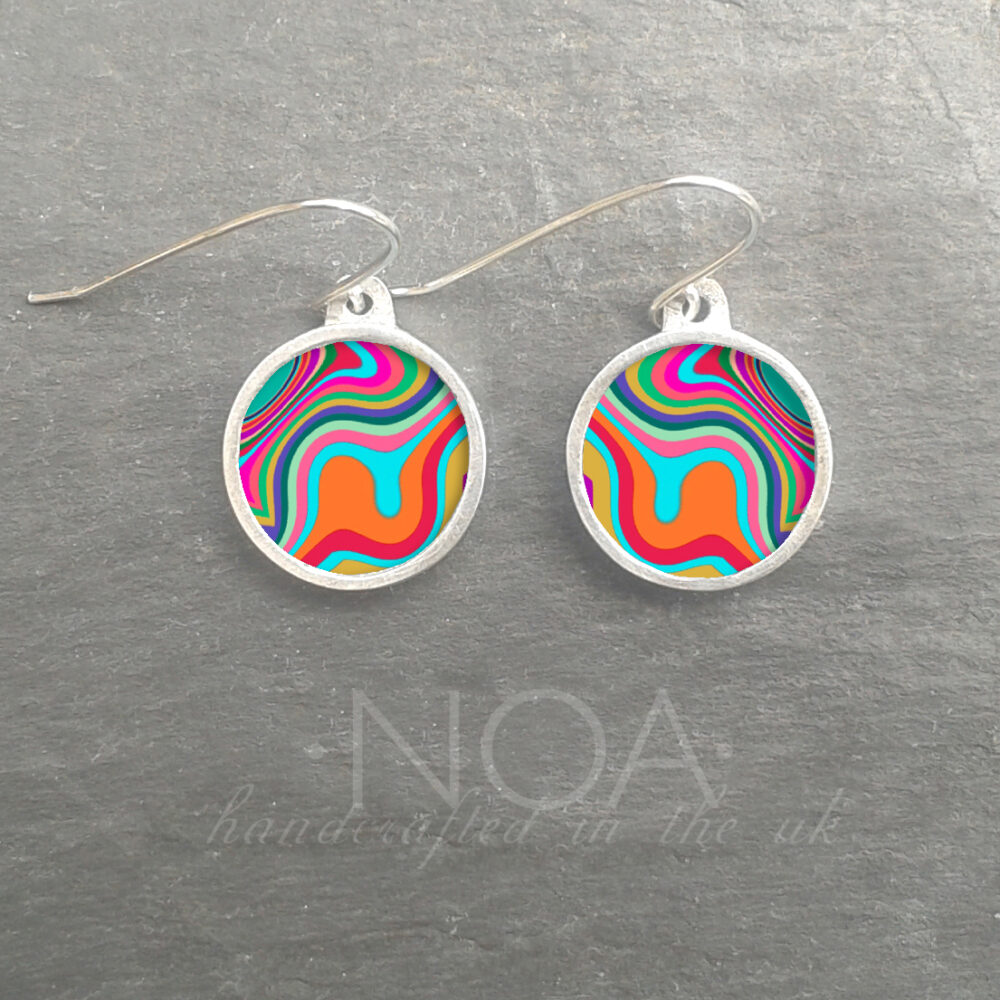 AE150 (57) Rainbow Waves