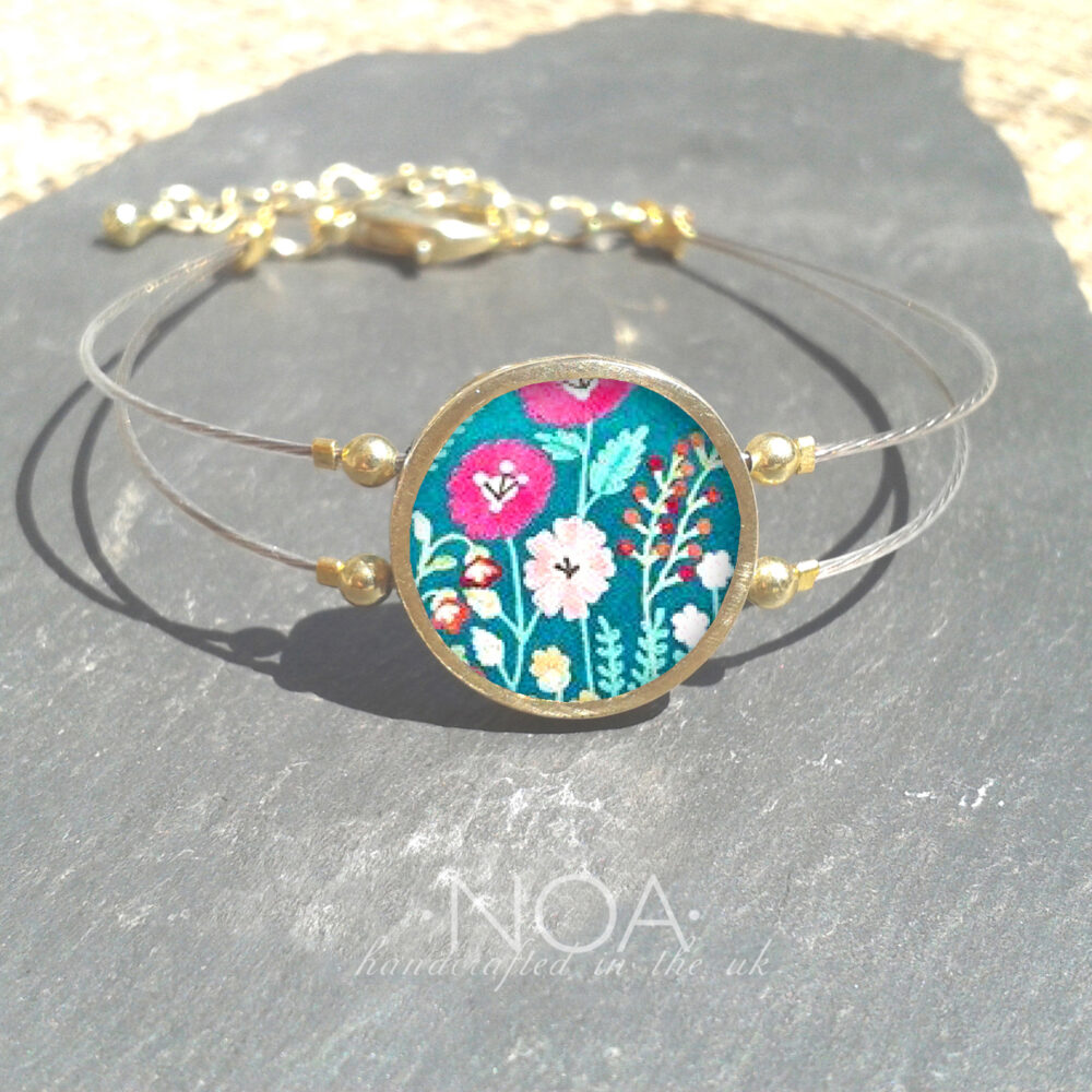 B151 (32) Flowers on Turquoise