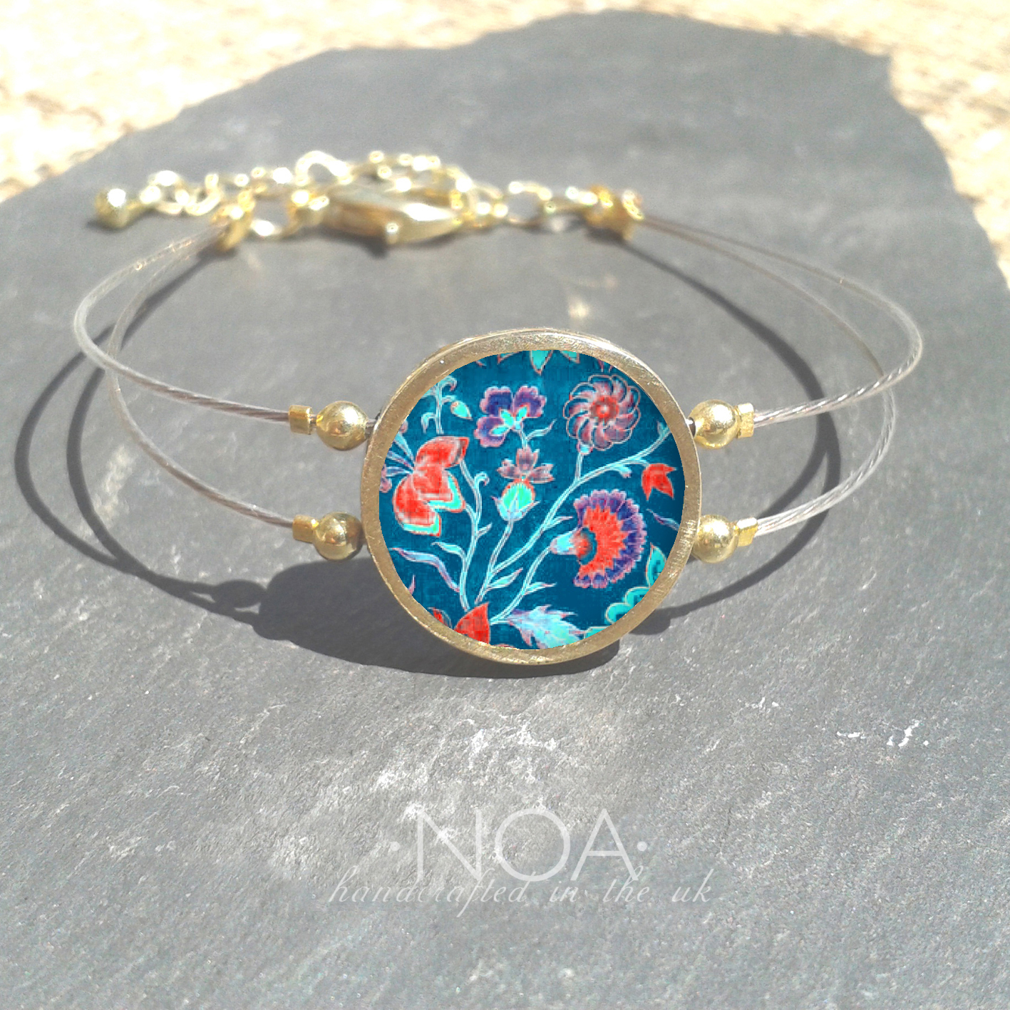 B151 (33) Flowers on Blue
