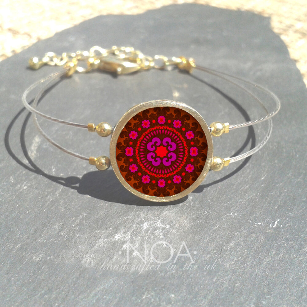 B151 (52) Red & Purple