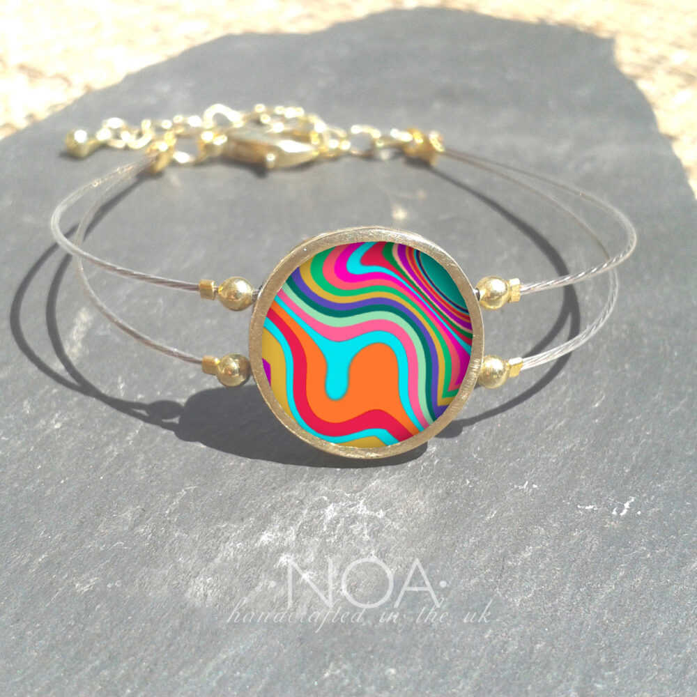 B151 (57) Rainbow Waves