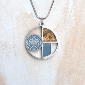 L172 (06) Blue & White