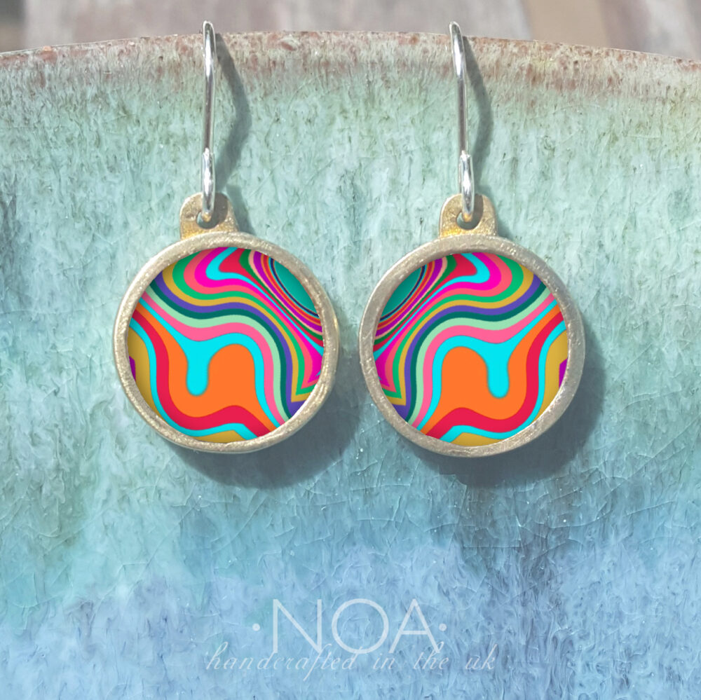 BE150 (57) Rainbow Waves