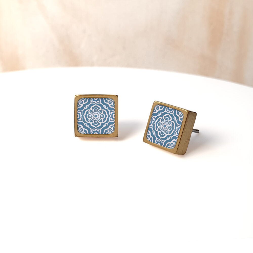 BES125 (31) Blue & White
