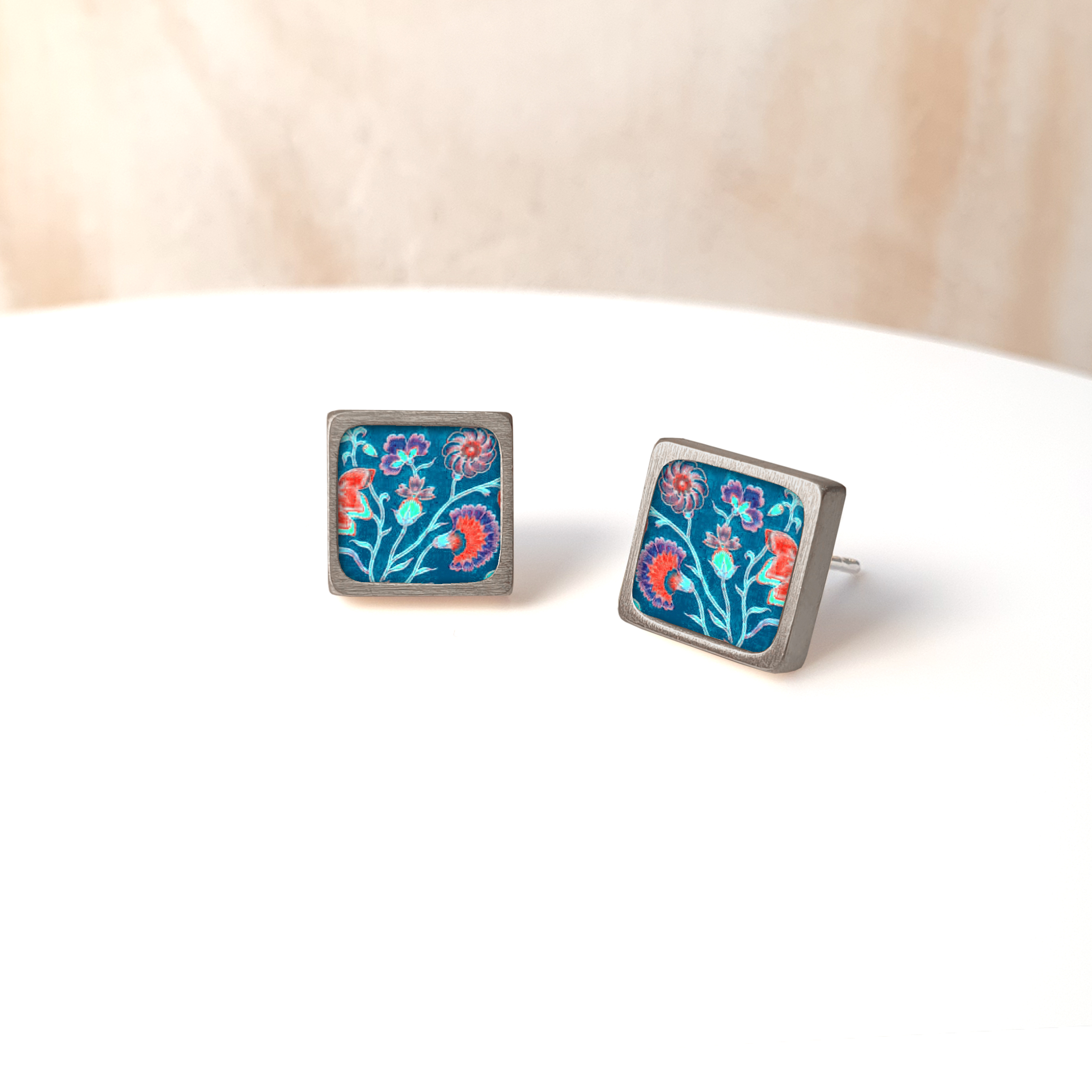 AES125 (24) Flowers on Blue