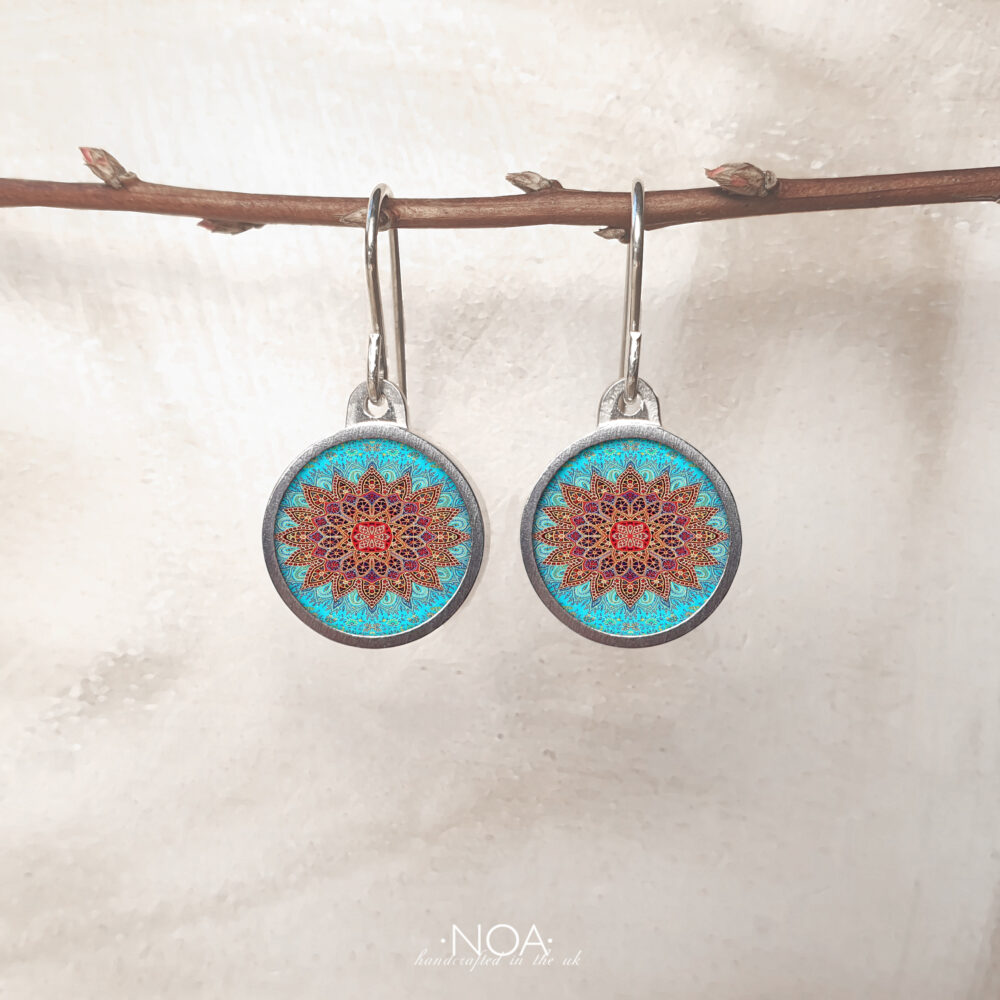 AE150 (66) Red & Turquoise Mandala