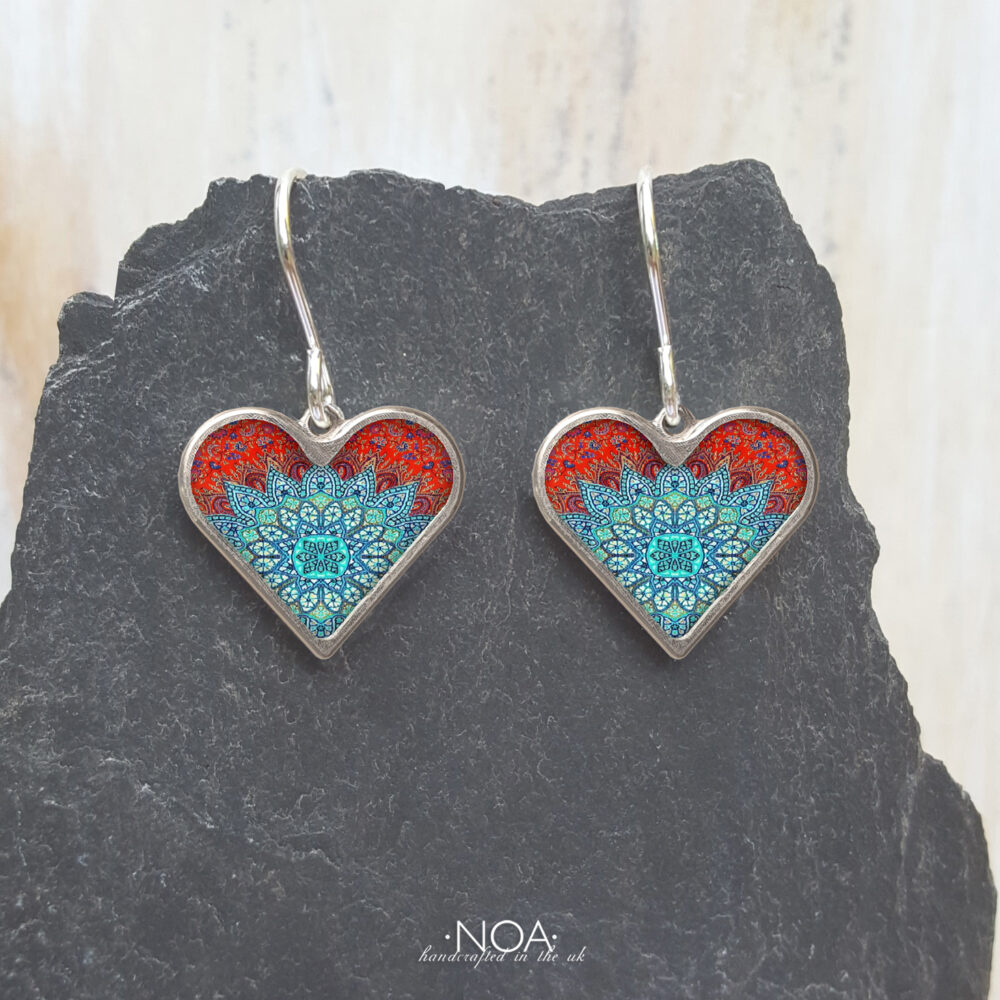 AE170 (36) Turquoise & Red Mandala