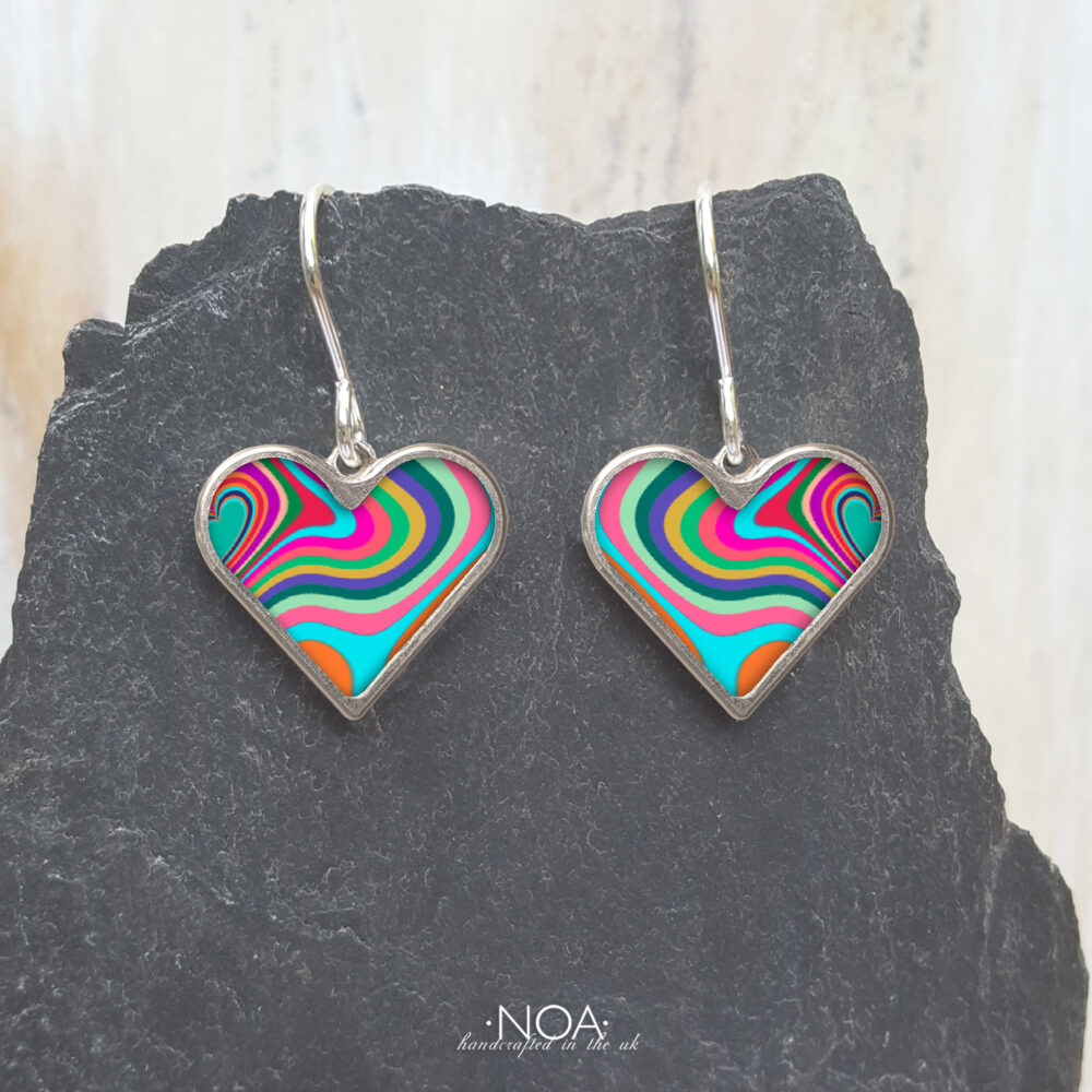 AE170 (43) Rainbow Waves