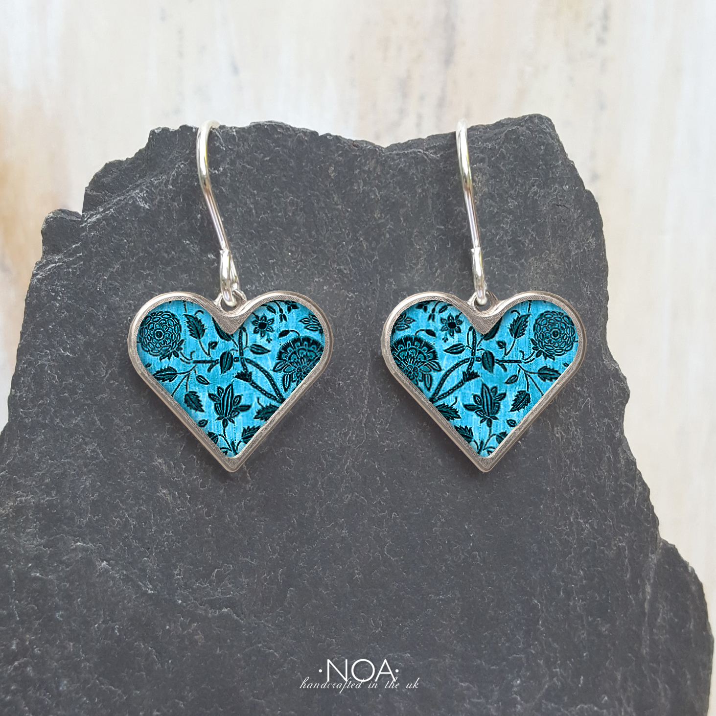 AE170 (44) Tapestry Turquoise & Black
